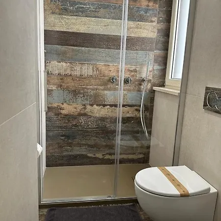 J&j Apartament *
